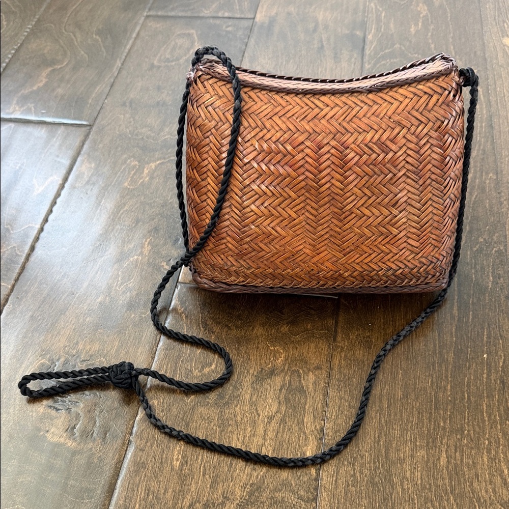 Vintage 80’s woven purse